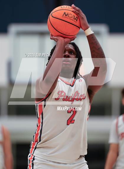 Thumbnail 3 in La Serna vs. Pacifica Christian/Orange County photogallery.