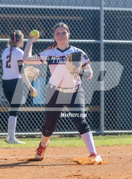 Thumbnail 3 in South View vs. Cape Fear (United 8 Athletic Conference Tournament Semifinal) photogallery.