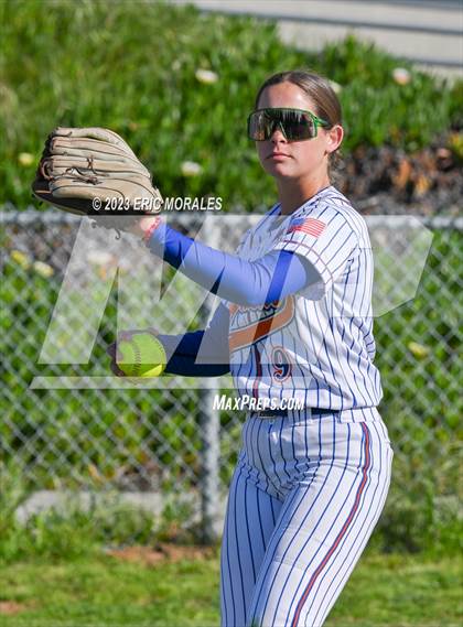 Thumbnail 1 in Point Loma @ Clairemont photogallery.