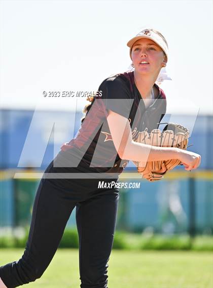 Thumbnail 1 in Point Loma @ Clairemont photogallery.