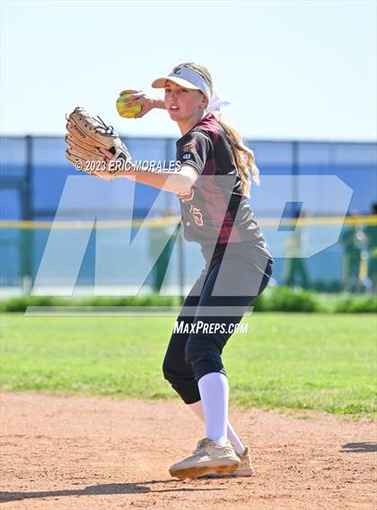 Thumbnail 1 in Point Loma @ Clairemont photogallery.