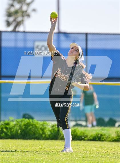 Thumbnail 1 in Point Loma @ Clairemont photogallery.
