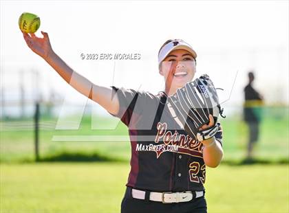 Thumbnail 1 in Point Loma @ Clairemont photogallery.