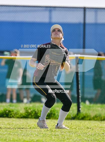 Thumbnail 1 in Point Loma @ Clairemont photogallery.