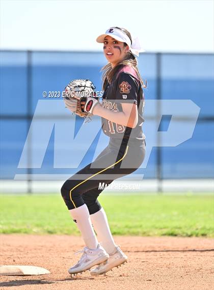 Thumbnail 3 in Point Loma @ Clairemont photogallery.