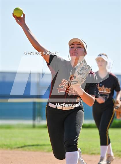 Thumbnail 1 in Point Loma @ Clairemont photogallery.