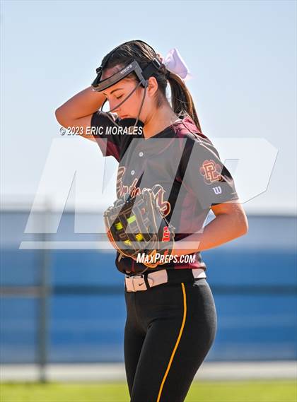 Thumbnail 1 in Point Loma @ Clairemont photogallery.