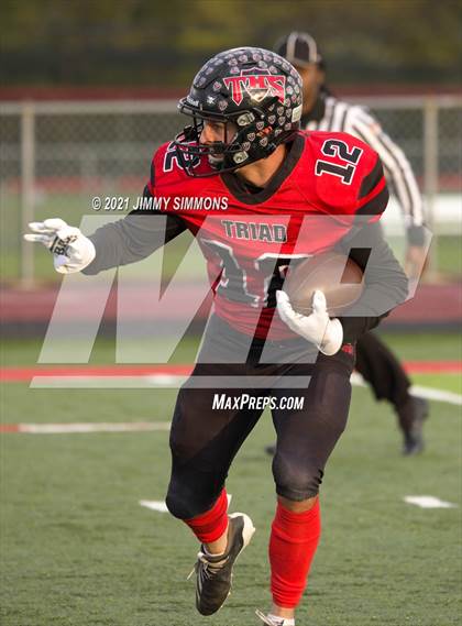 Thumbnail 2 in Hillcrest @ Triad (IHSA 5A First Round Playoff) photogallery.