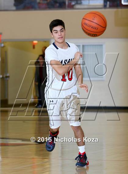 Thumbnail 2 in La Salle vs. Granada Hills (D1 Bound So Cal Christmas Classic) photogallery.