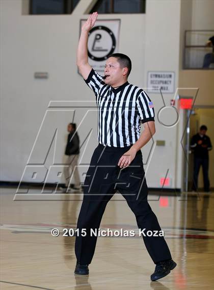Thumbnail 3 in La Salle vs. Granada Hills (D1 Bound So Cal Christmas Classic) photogallery.