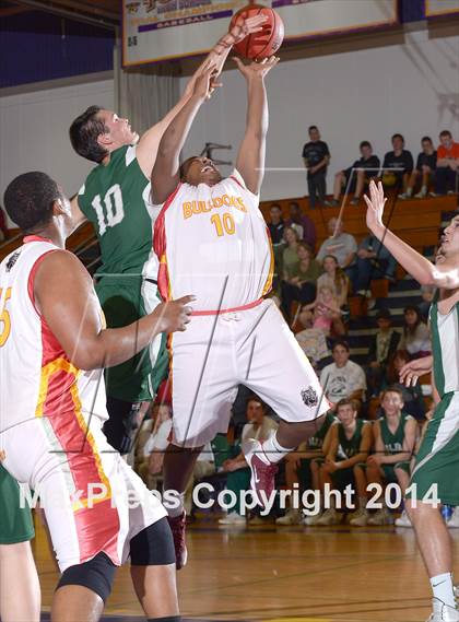 Thumbnail 2 in Encina Prep vs. Colfax (CIF SJS D4 Semifinal) photogallery.