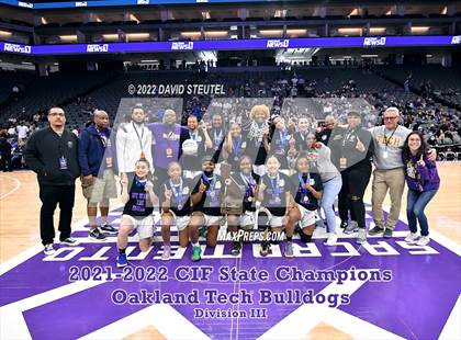 Thumbnail 1 in Oakland Tech (CIF State D3 Award Photos) photogallery.