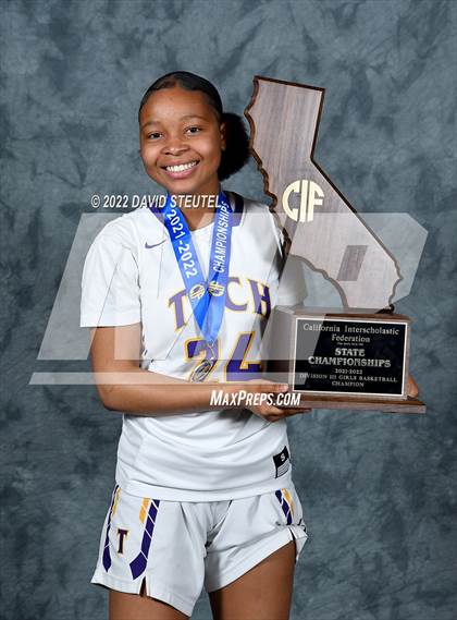 Thumbnail 3 in Oakland Tech (CIF State D3 Award Photos) photogallery.