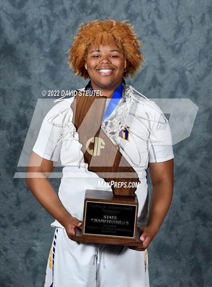 Thumbnail 2 in Oakland Tech (CIF State D3 Award Photos) photogallery.