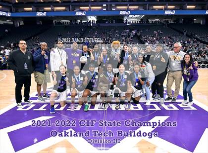 Thumbnail 3 in Oakland Tech (CIF State D3 Award Photos) photogallery.