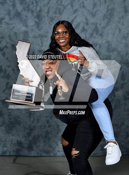 Thumbnail 3 in Oakland Tech (CIF State D3 Award Photos) photogallery.