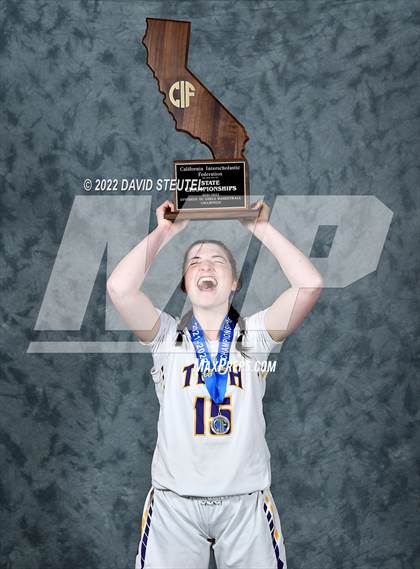 Thumbnail 1 in Oakland Tech (CIF State D3 Award Photos) photogallery.