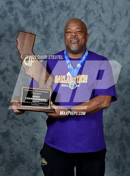 Thumbnail 3 in Oakland Tech (CIF State D3 Award Photos) photogallery.