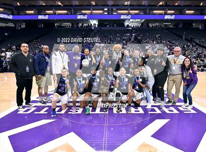 Thumbnail 2 in Oakland Tech (CIF State D3 Award Photos) photogallery.