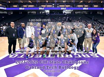 Thumbnail 3 in Oakland Tech (CIF State D3 Award Photos) photogallery.