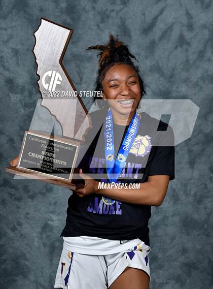 Thumbnail 3 in Oakland Tech (CIF State D3 Award Photos) photogallery.