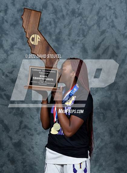 Thumbnail 3 in Oakland Tech (CIF State D3 Award Photos) photogallery.