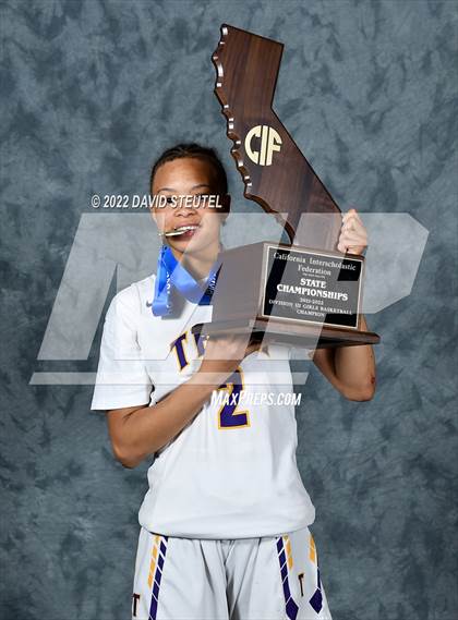 Thumbnail 2 in Oakland Tech (CIF State D3 Award Photos) photogallery.