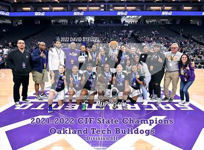Thumbnail 1 in Oakland Tech (CIF State D3 Award Photos) photogallery.
