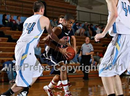 Thumbnail 3 in Gibbs vs South Doyle (Kroger Thanksgiving Classic) photogallery.