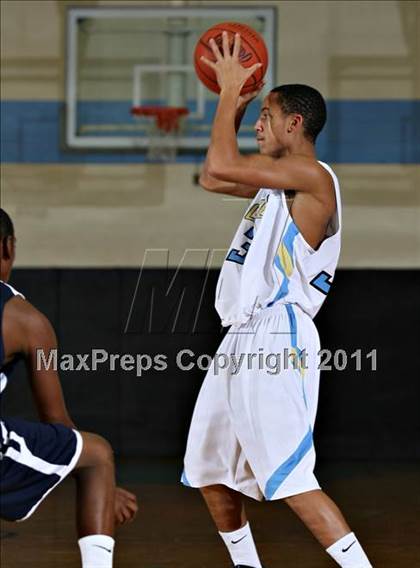 Thumbnail 2 in Gibbs vs South Doyle (Kroger Thanksgiving Classic) photogallery.