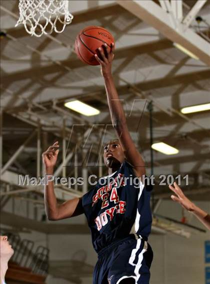Thumbnail 1 in Gibbs vs South Doyle (Kroger Thanksgiving Classic) photogallery.
