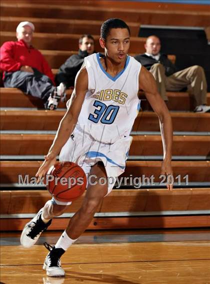 Thumbnail 2 in Gibbs vs South Doyle (Kroger Thanksgiving Classic) photogallery.