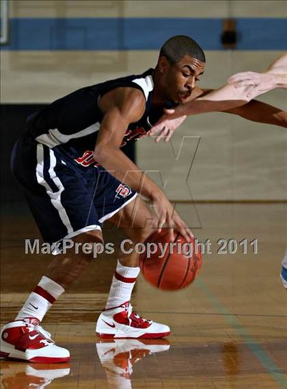 Thumbnail 1 in Gibbs vs South Doyle (Kroger Thanksgiving Classic) photogallery.