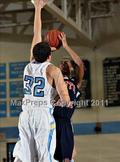 Thumbnail 2 in Gibbs vs South Doyle (Kroger Thanksgiving Classic) photogallery.