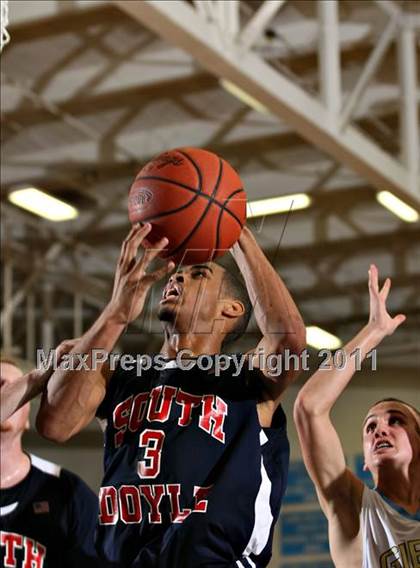 Thumbnail 3 in Gibbs vs South Doyle (Kroger Thanksgiving Classic) photogallery.