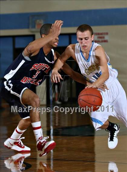 Thumbnail 1 in Gibbs vs South Doyle (Kroger Thanksgiving Classic) photogallery.