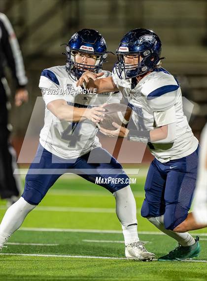 Thumbnail 2 in Duchesne vs. Beaver (UHSAA 1A Semifinal) photogallery.