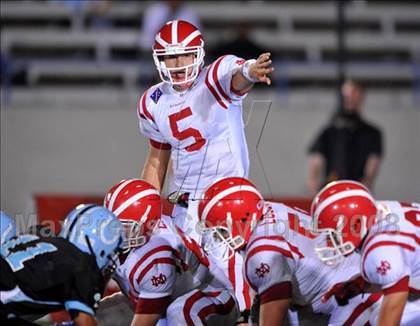 Thumbnail 3 in Carson vs. Mater Dei photogallery.