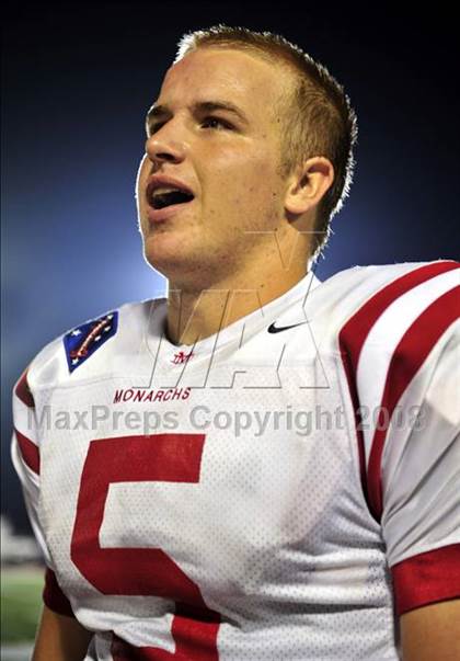 Thumbnail 3 in Carson vs. Mater Dei photogallery.