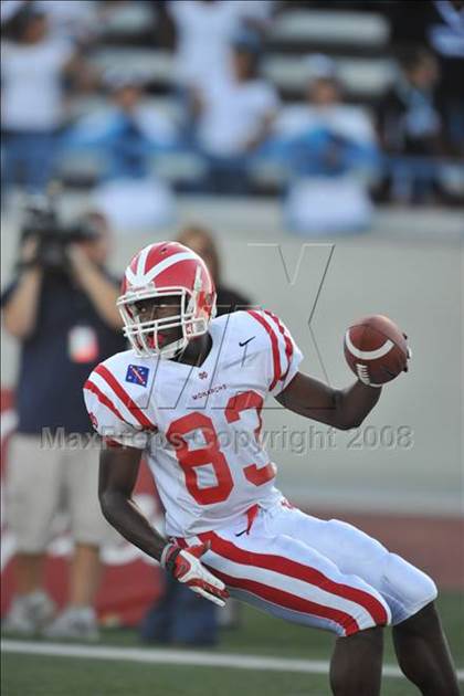 Thumbnail 1 in Carson vs. Mater Dei photogallery.