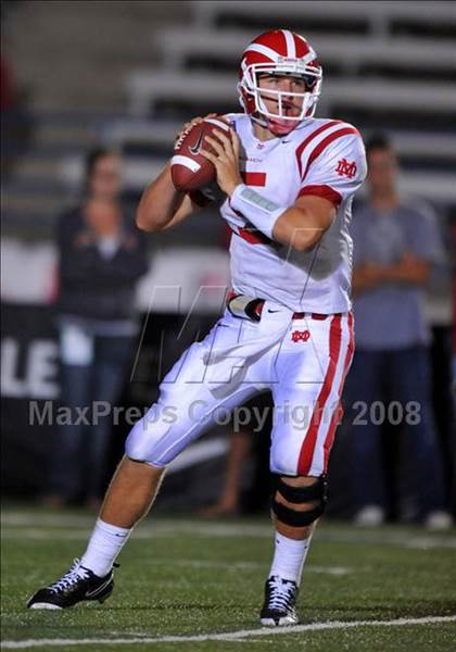 Thumbnail 2 in Carson vs. Mater Dei photogallery.