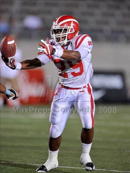 Thumbnail 2 in Carson vs. Mater Dei photogallery.