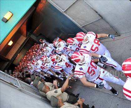 Thumbnail 2 in Carson vs. Mater Dei photogallery.