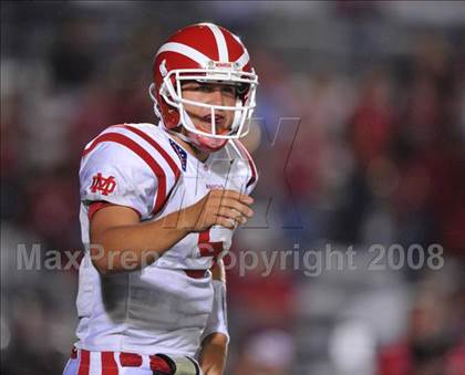 Thumbnail 2 in Carson vs. Mater Dei photogallery.