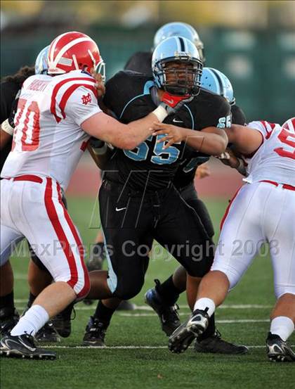 Thumbnail 3 in Carson vs. Mater Dei photogallery.
