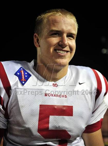 Thumbnail 2 in Carson vs. Mater Dei photogallery.