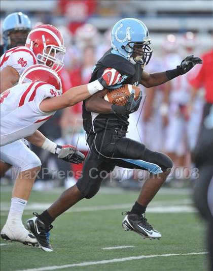 Thumbnail 3 in Carson vs. Mater Dei photogallery.