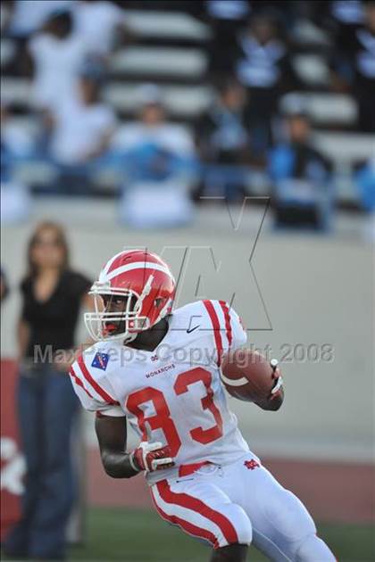 Thumbnail 2 in Carson vs. Mater Dei photogallery.