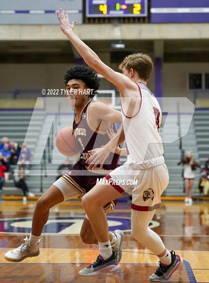 Thumbnail 3 in Brebeuf Jesuit Preparatory vs. Danville (IHSAA 3A Regional Semi-Final) photogallery.