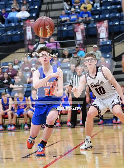 Thumbnail 3 in Slidell vs. Eula (UIL 1A Regional Semifinal) photogallery.
